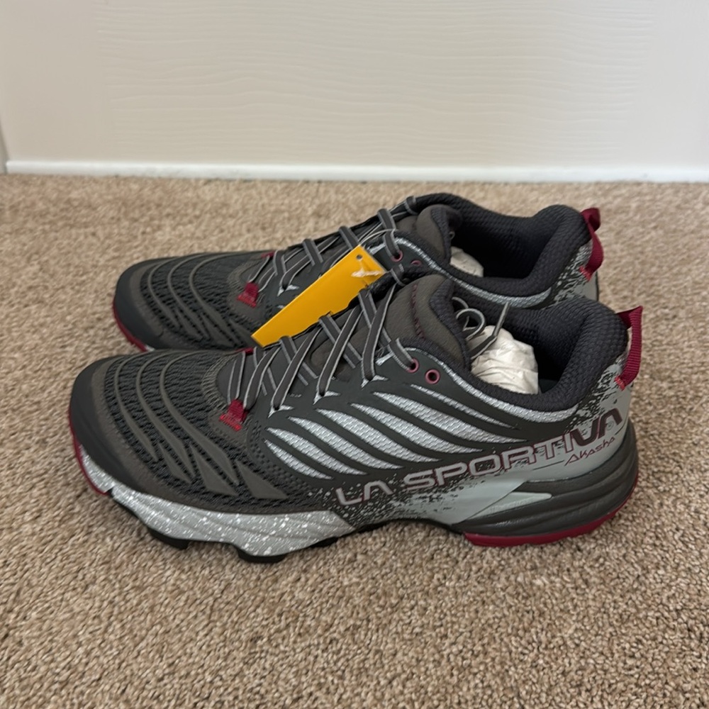 La Sportiva Akasha Trail Running Shoes, Women’s 9.5 - Picture 3 of 10